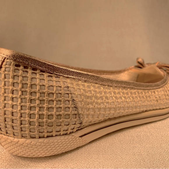 Stuart Weitzman gold & cream leather sneakers Mojave loafers obsessorize sole - Picture 10 of 15